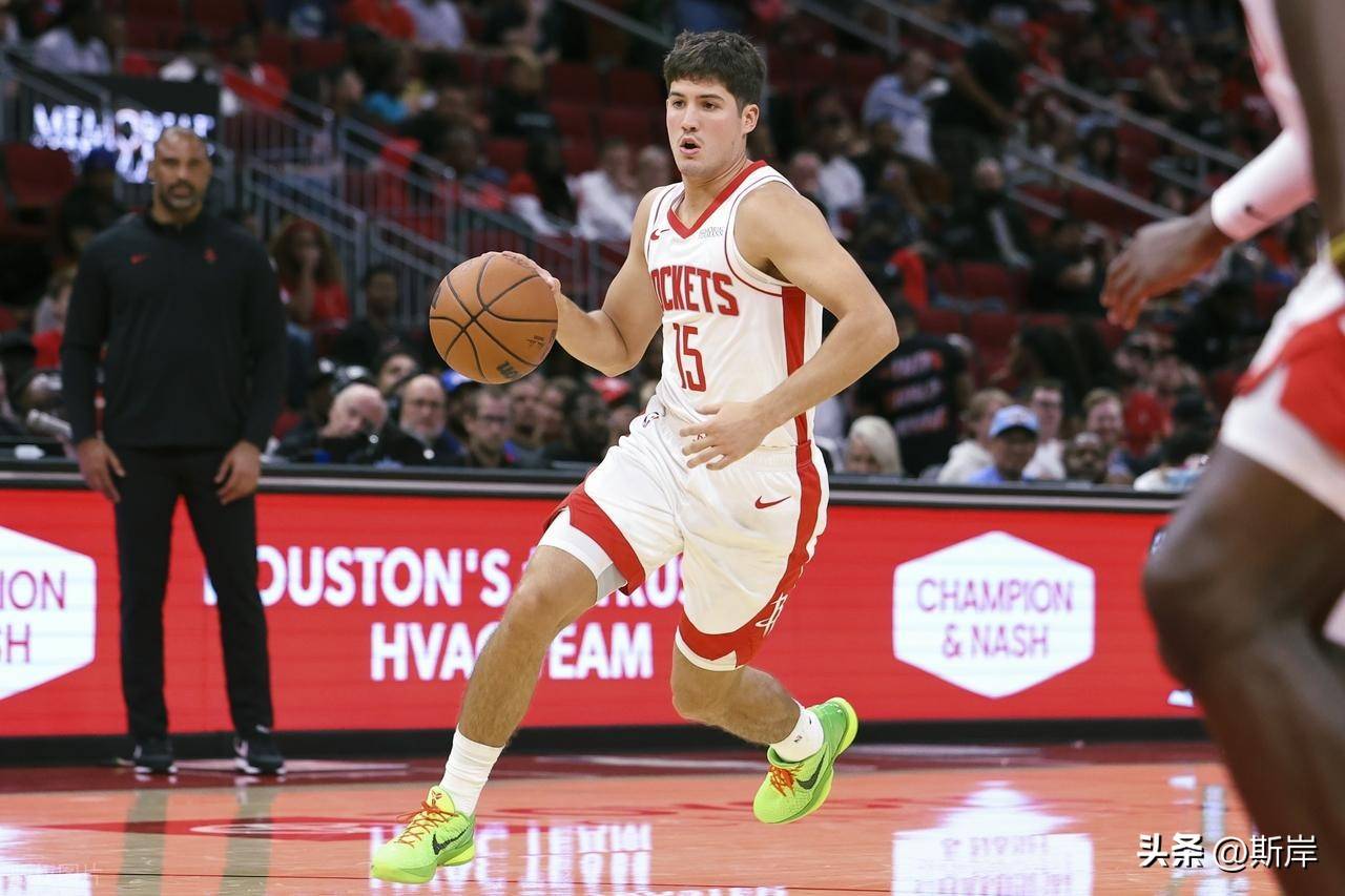 爵士轻取火箭，布克制霸全场的简单介绍