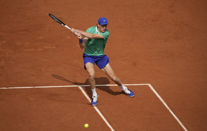 关于欧洲网球队险胜英国网球队，阿尔卡拉斯绝境逆转的信息