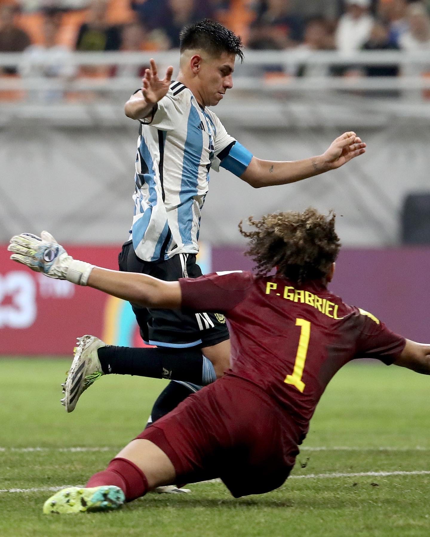 PG电子官方-阿根廷备战挑战巴西，展现决心