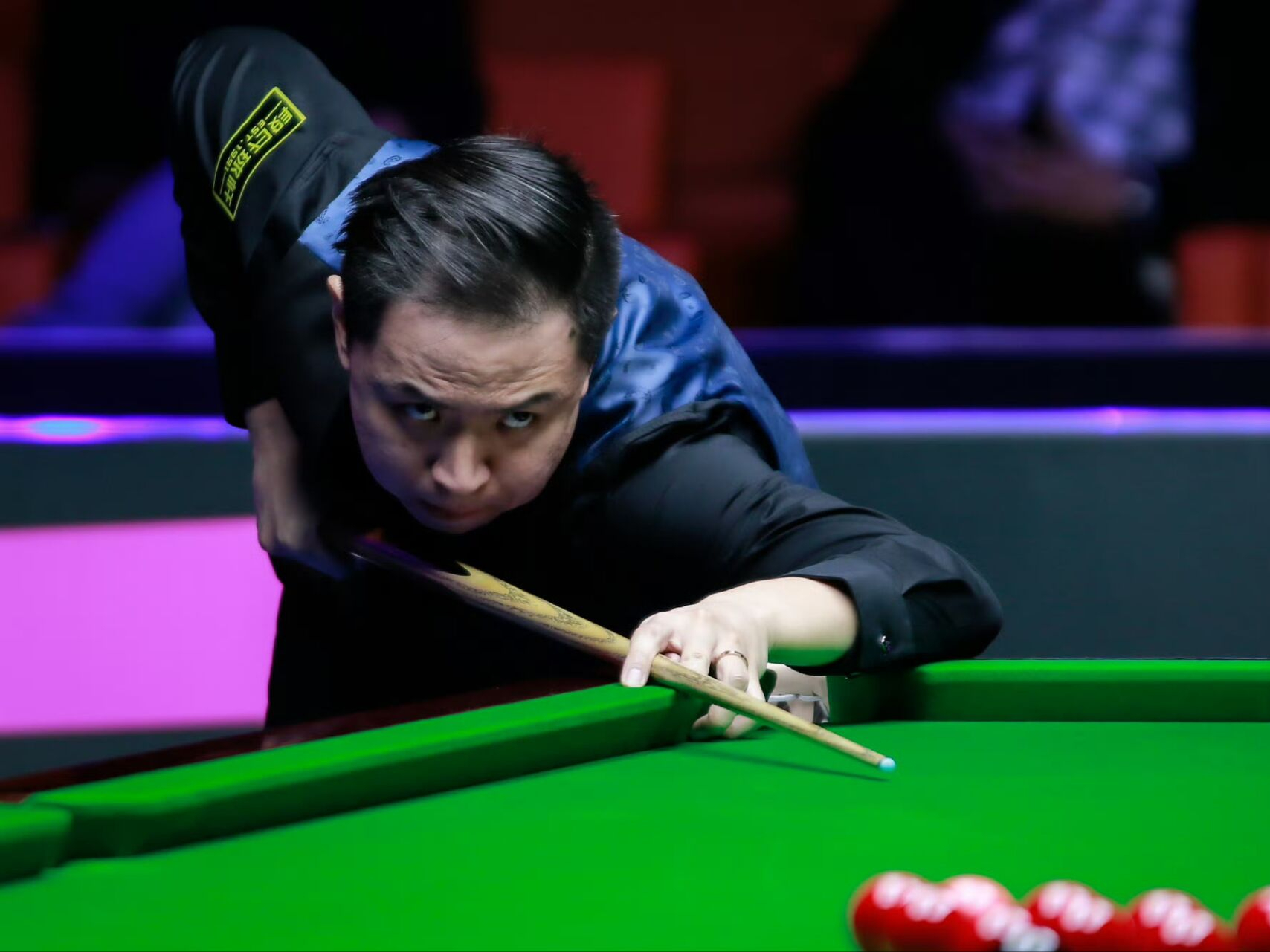 选手在比赛中脚踏实地,稳扎稳打 选手在比赛中脚踏实地,稳扎稳打