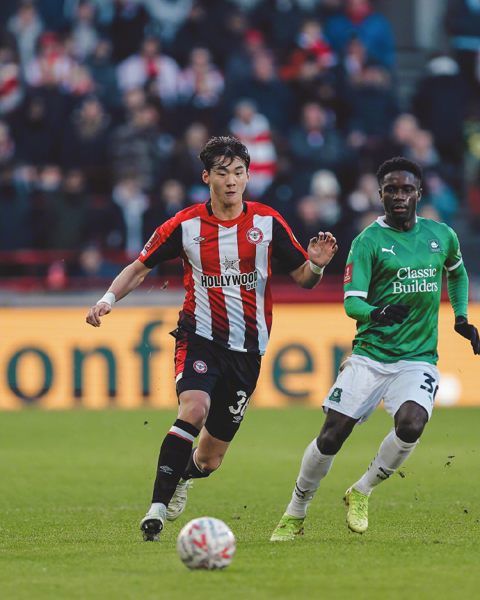 哈尔姆斯联击溃对手，英超积分榜再添佳绩的简单介绍