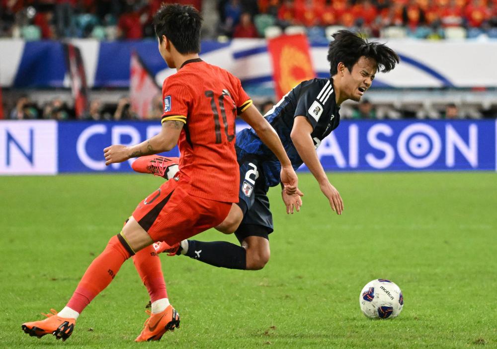 足球比赛现场球员奋勇拼搏,精气神的简单介绍 足球比赛现场球员奋勇拼搏,精气神的简单介绍