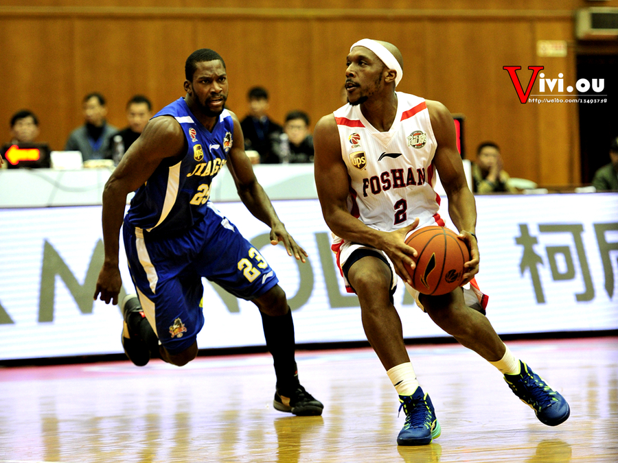 关于维索登红牛队状态火爆，轻取对手的信息