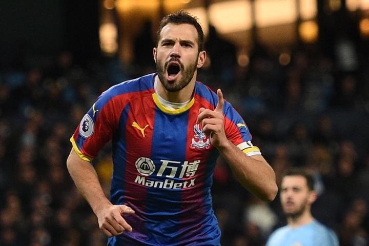 切尔西客场逆转水晶宫，积分榜领先位置不变的简单介绍