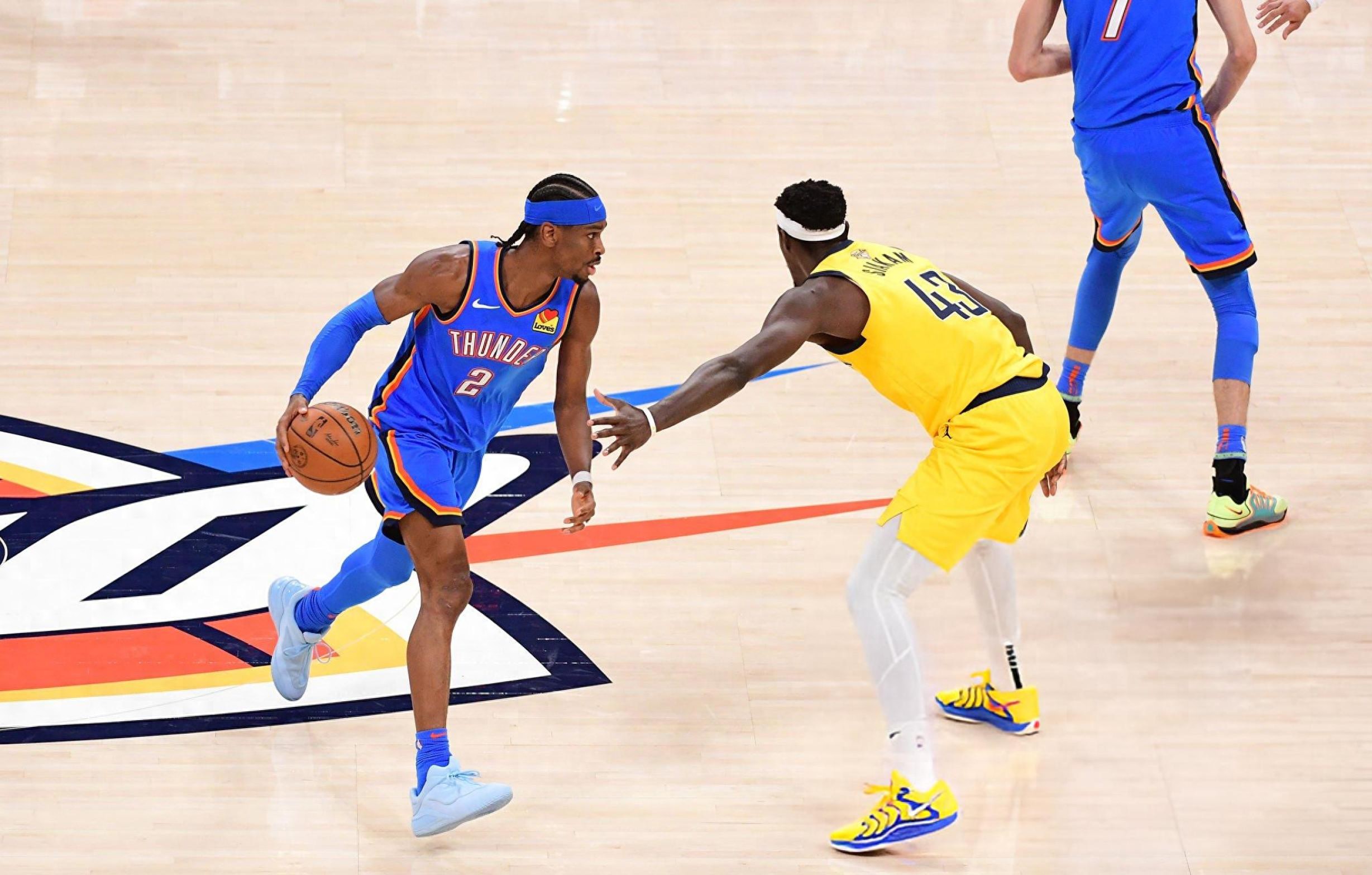 步行者鏖战篮网，库里带队取胜