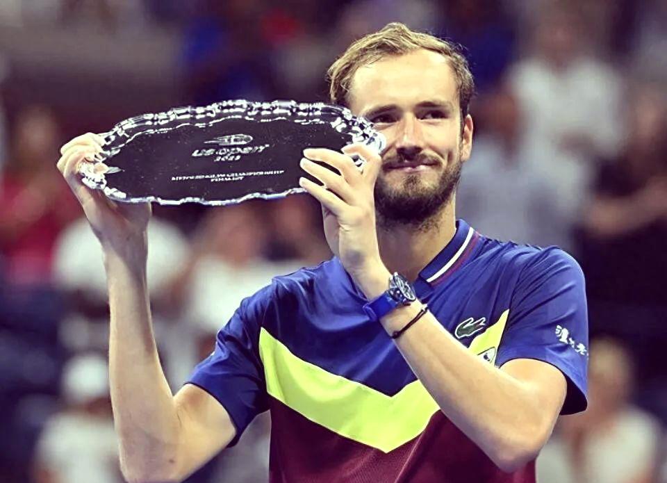 PG电子游戏-包含法国网球队血洗意大利网球队，德约科维奇打破历史纪录的词条