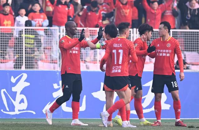 球迷期待亚洲俱乐部赢得荣誉