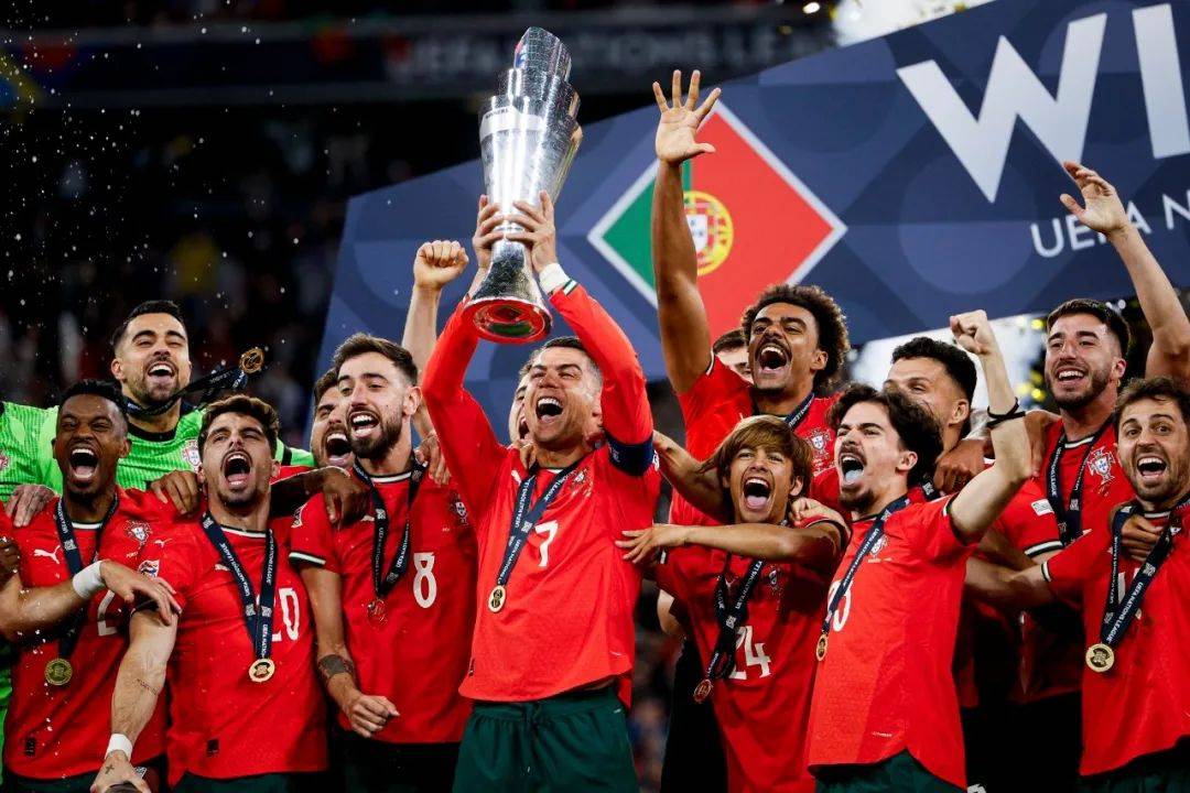 关于拜仁鏖战克罗地亚,布鲁诺点燃赛场的信息 关于拜仁鏖战克罗地亚,布鲁诺点燃赛场的信息