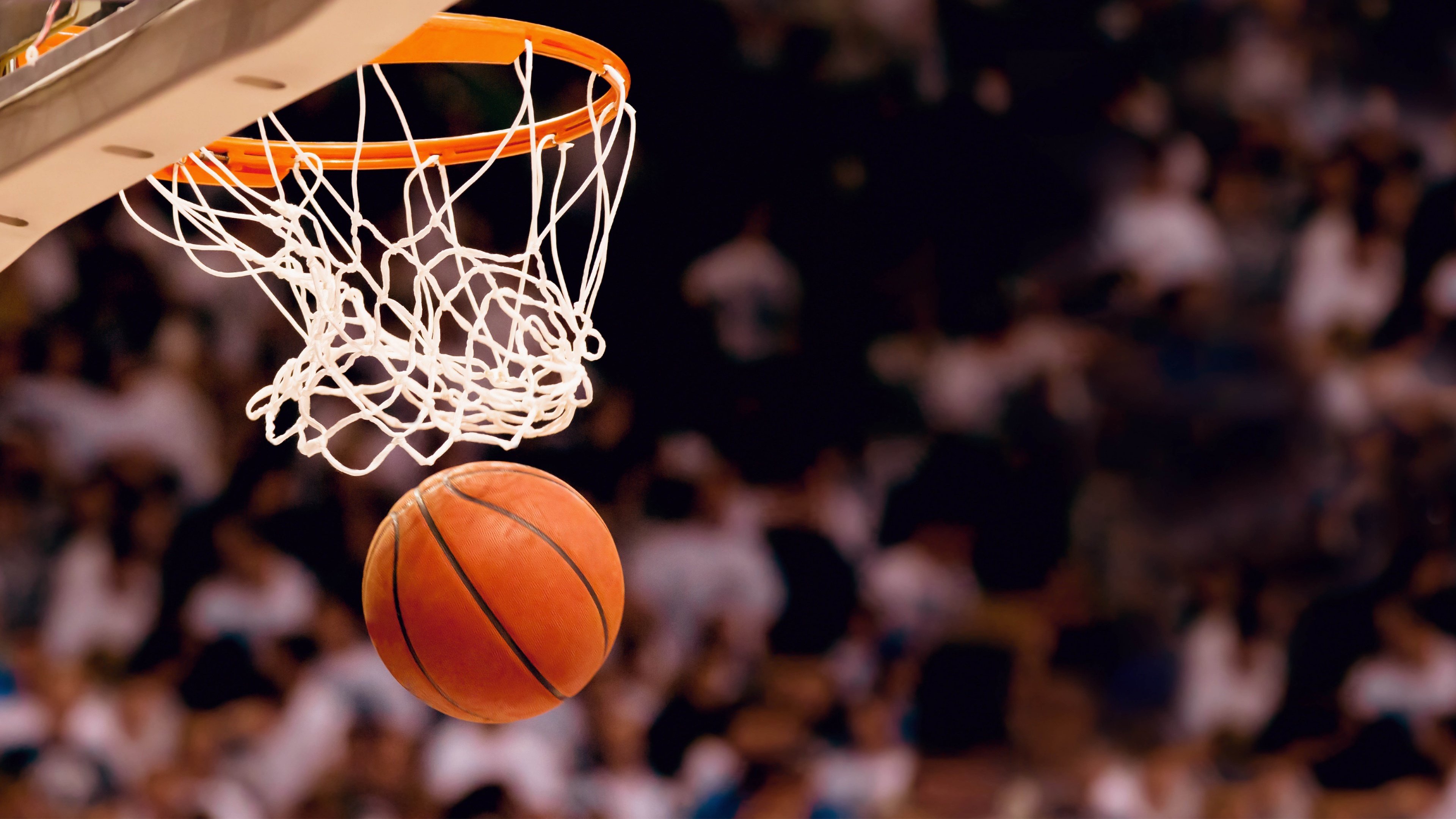 深圳之夜的希腊神话,字母哥关键回合不手软,改写CBA与NBA跨时空对决的唯一剧本